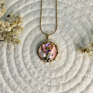pearl rose crest necklace – blush pink