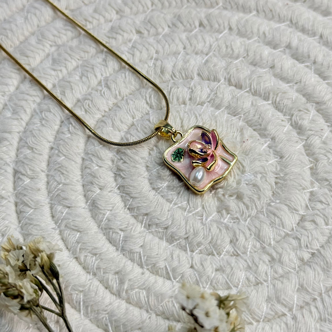 vintage petal square pendant vintage petal square pendant